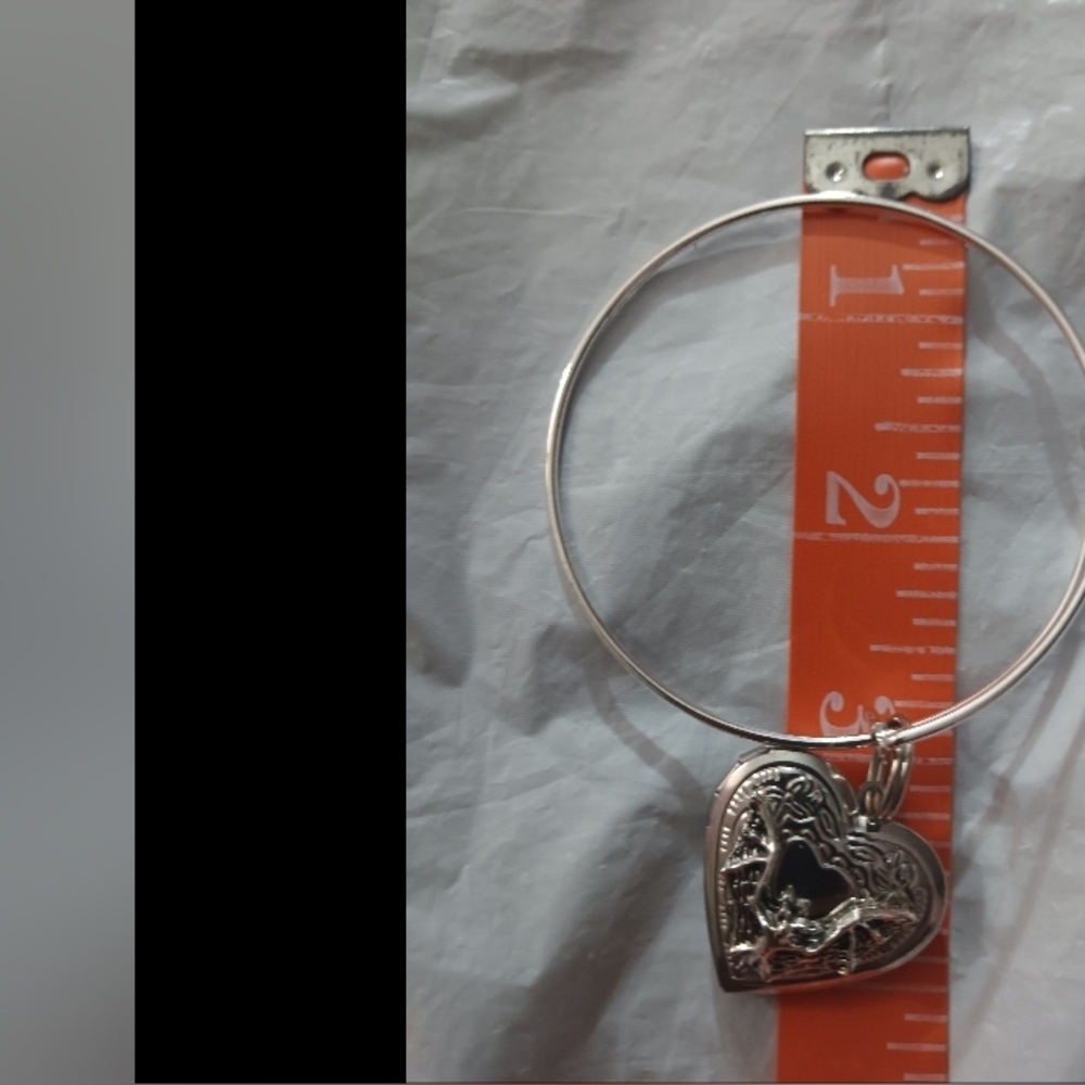 Silver Tone Puffy Heart Bangle Bracelet Y2K - Picture 3 of 6